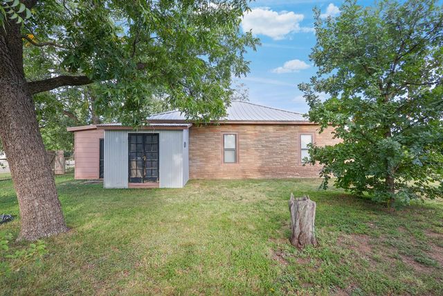 811 N 7th St, Alpine, TX 79830