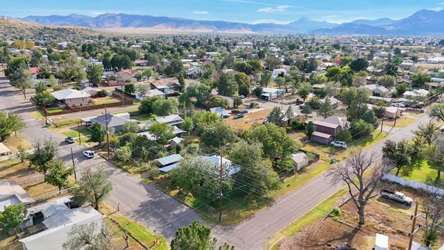 811 N 7th St, Alpine, TX 79830