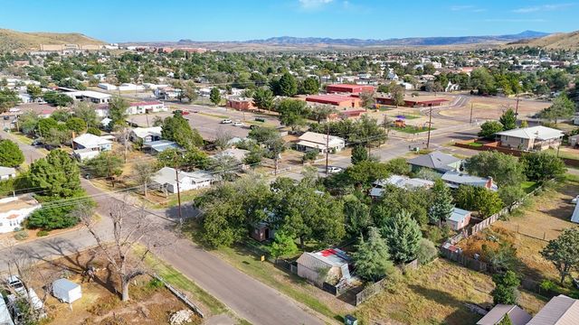 811 N 7th St, Alpine, TX 79830