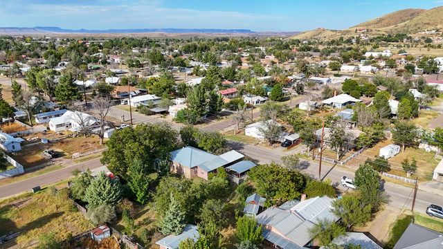 811 N 7th St, Alpine, TX 79830