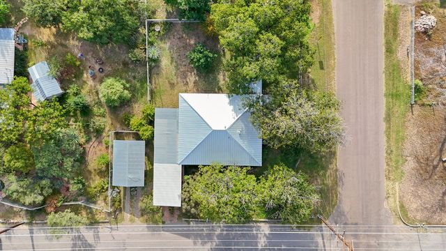 811 N 7th St, Alpine, TX 79830