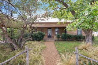 811 N 7th St, Alpine, TX 79830