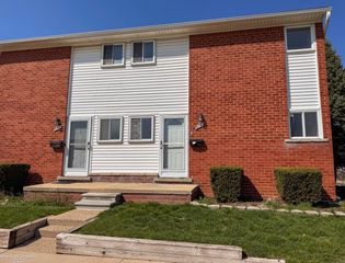 8764 Kaltz Avenue, Center Line, MI 48015
