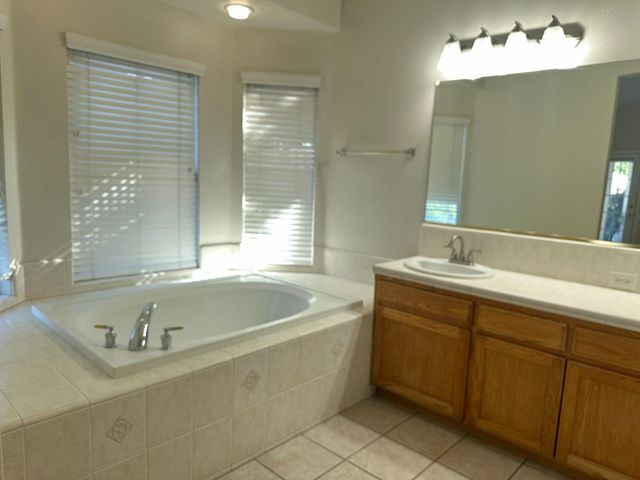 2523 E Cole, Fresno, CA 93720
