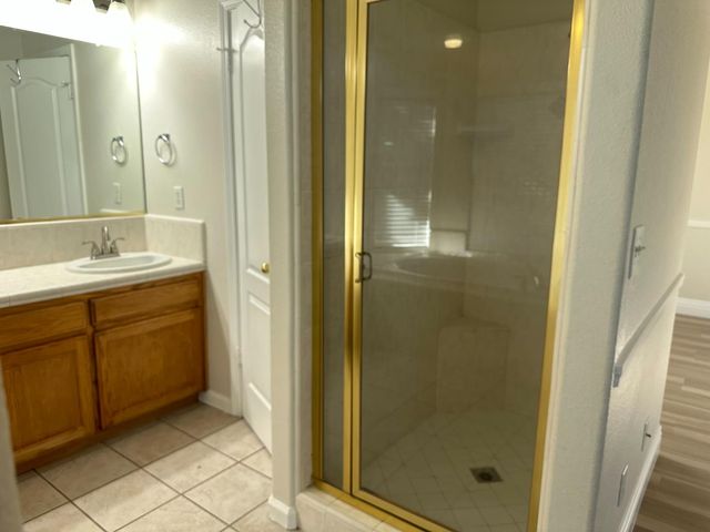 2523 E Cole, Fresno, CA 93720