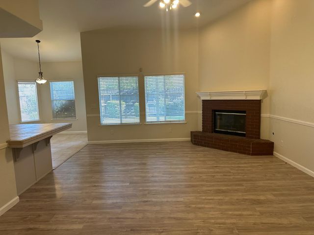 2523 E Cole, Fresno, CA 93720