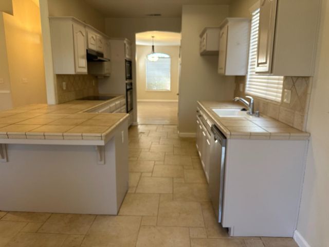 2523 E Cole, Fresno, CA 93720