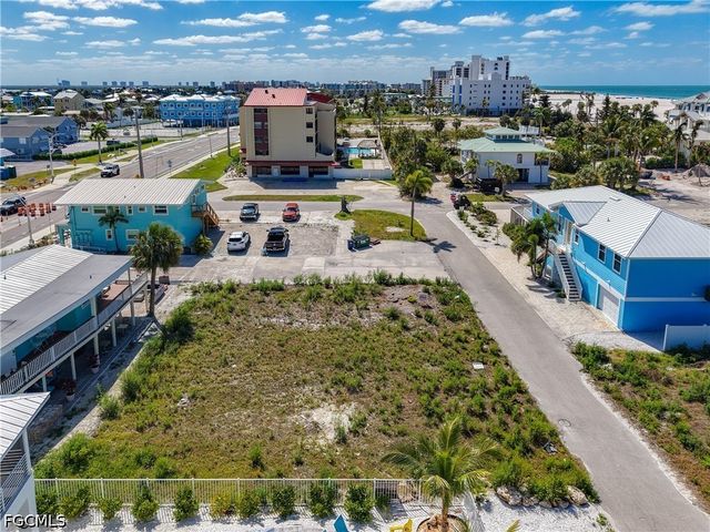 6081 Shelby LN, Fort Myers Beach, FL 33931