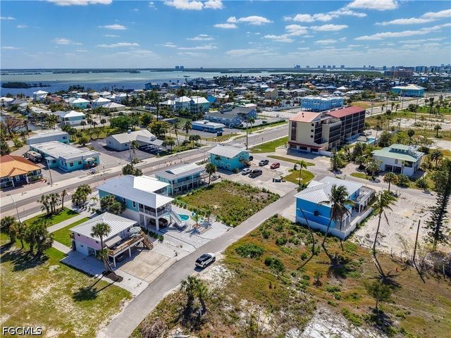 6081 Shelby LN, Fort Myers Beach, FL 33931