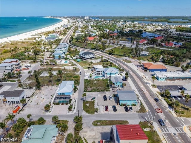 6081 Shelby LN, Fort Myers Beach, FL 33931