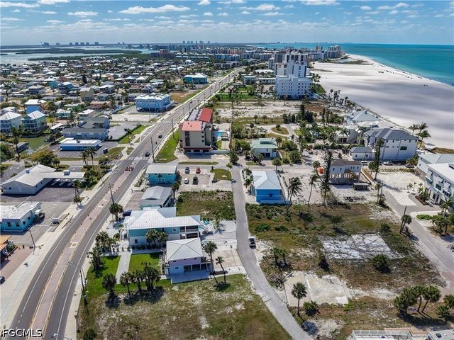 6081 Shelby LN, Fort Myers Beach, FL 33931