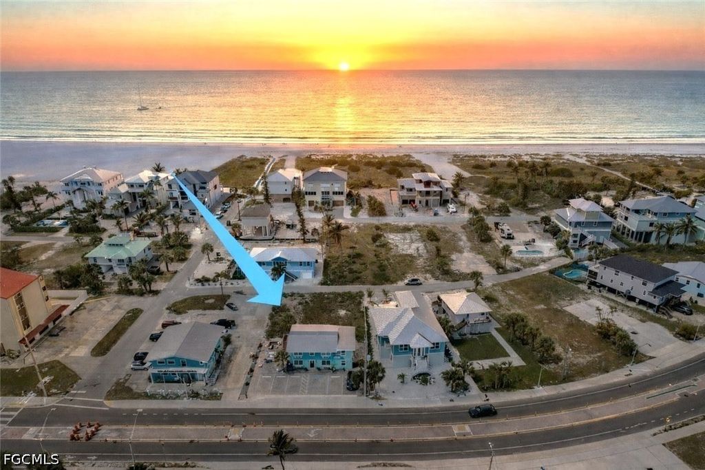 6081 Shelby LN, Fort Myers Beach, FL 33931