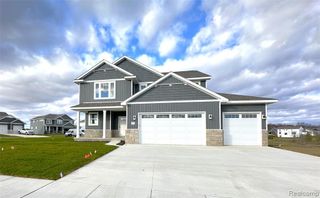 515 Round Rock, Howell, MI 48843