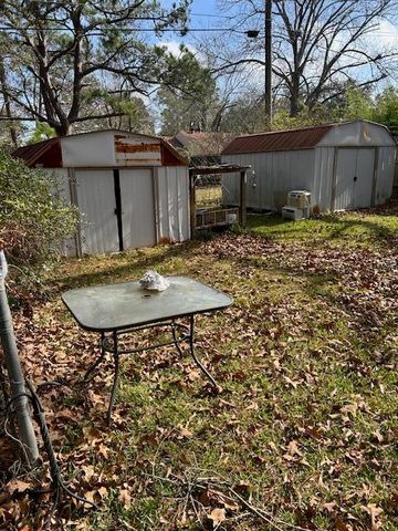 901 Kings Rd, Leesville, LA 71446