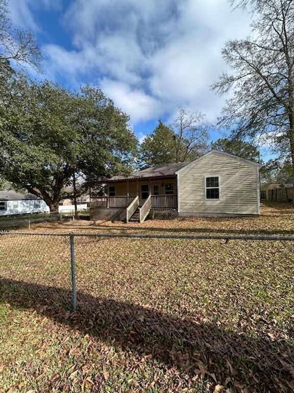 901 Kings Rd, Leesville, LA 71446