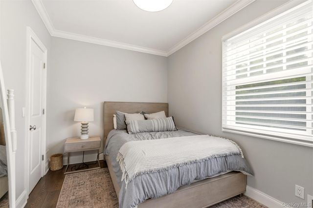 9 May Hill Lane, Dix Hills, NY 11746