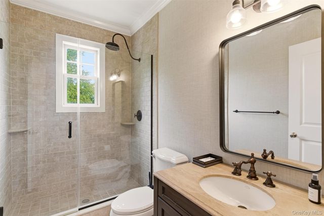 9 May Hill Lane, Dix Hills, NY 11746