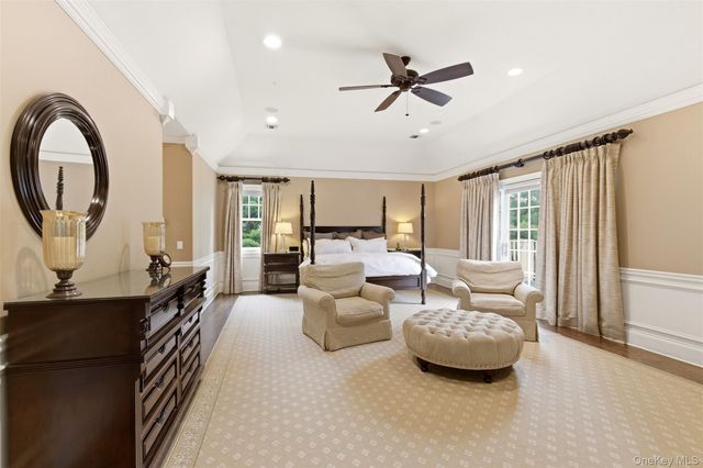 9 May Hill Lane, Dix Hills, NY 11746