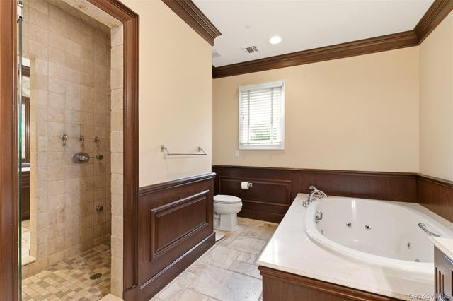 9 May Hill Lane, Dix Hills, NY 11746