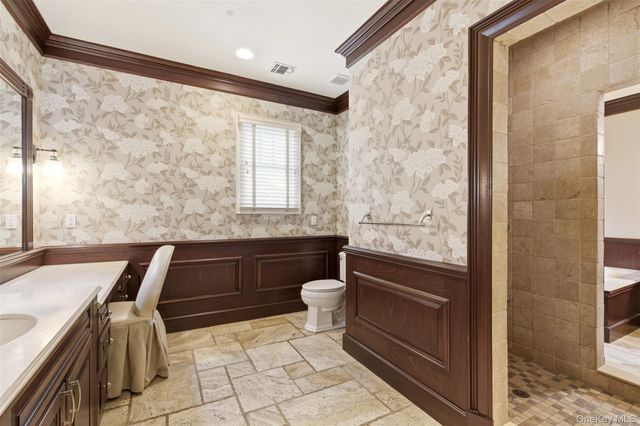 9 May Hill Lane, Dix Hills, NY 11746