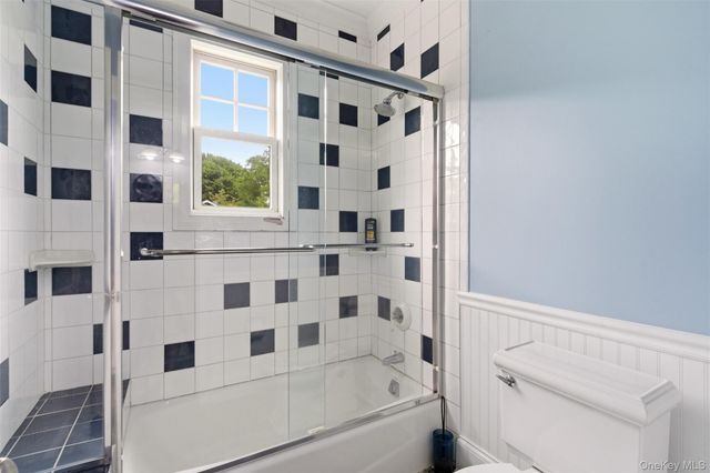 9 May Hill Lane, Dix Hills, NY 11746