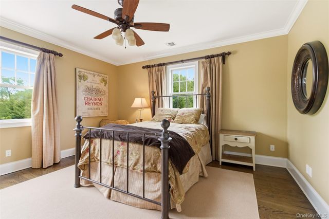 9 May Hill Lane, Dix Hills, NY 11746