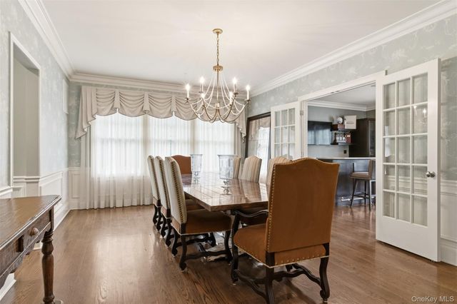 9 May Hill Lane, Dix Hills, NY 11746