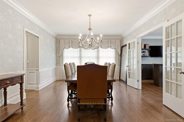 9 May Hill Lane, Dix Hills, NY 11746