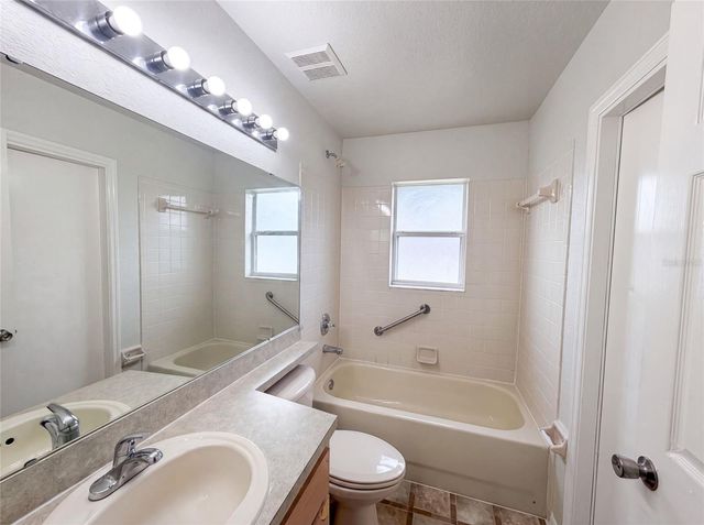1038 HIGHLAND CREST CIRCLE, Lake Wales, FL 33853