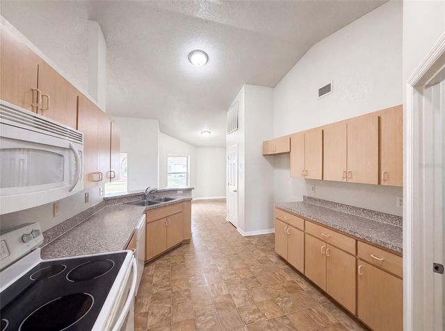 1038 HIGHLAND CREST CIRCLE, Lake Wales, FL 33853