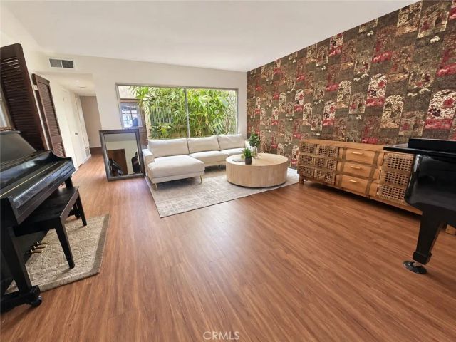 10330 Downey Ave 20, Downey, CA 90241