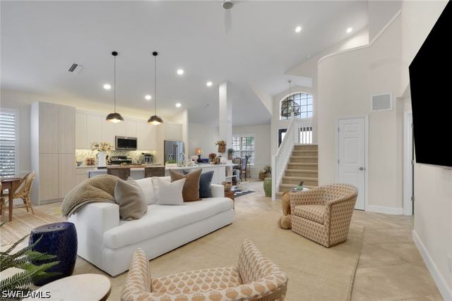 8816 Ventura WAY, Naples, FL 34109