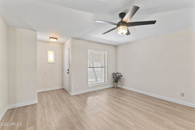 1425 E DESERT COVE Avenue 15, Phoenix, AZ 85020