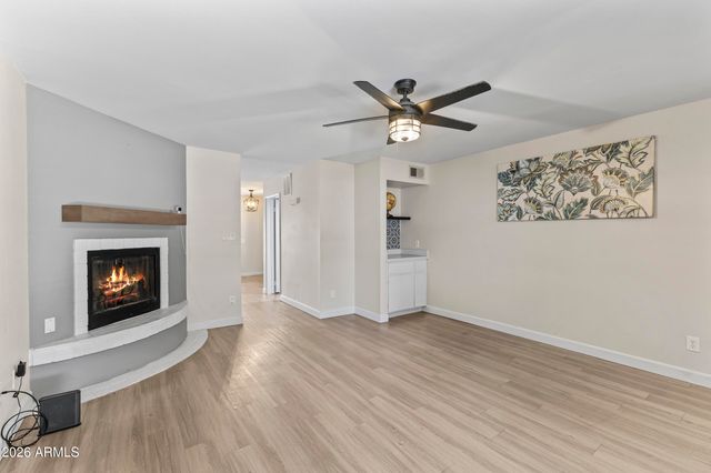 1425 E DESERT COVE Avenue 15, Phoenix, AZ 85020