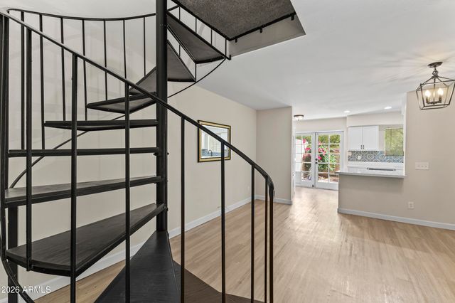 1425 E DESERT COVE Avenue 15, Phoenix, AZ 85020