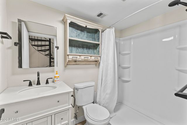 1425 E DESERT COVE Avenue 15, Phoenix, AZ 85020