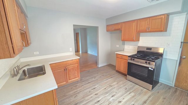 1021 DAVID Drive 1W, Bensenville, IL 60106