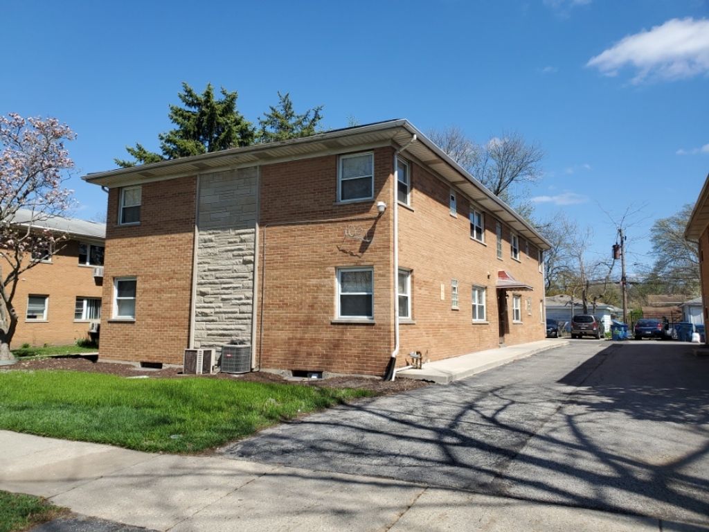 1021 DAVID Drive 1W, Bensenville, IL 60106