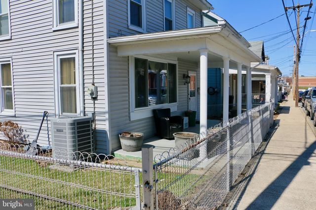87 E FRANKLIN ST, Ephrata, PA 17522