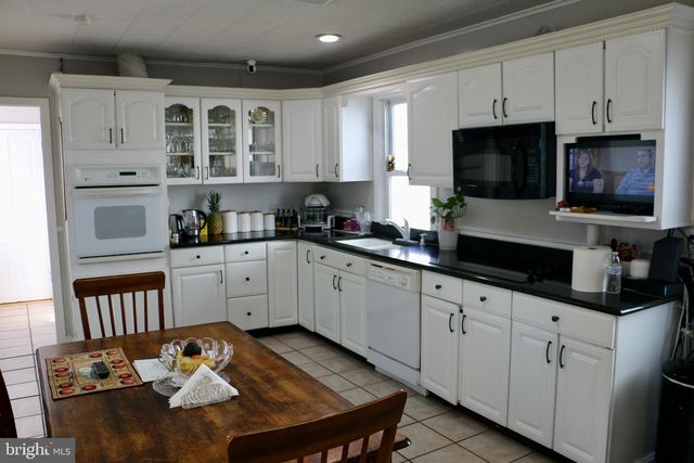 87 E FRANKLIN ST, Ephrata, PA 17522