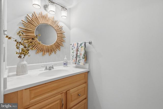 11570 WOODHOLLOW CT, Reston, VA 20191