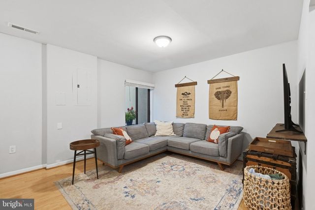 11570 WOODHOLLOW CT, Reston, VA 20191