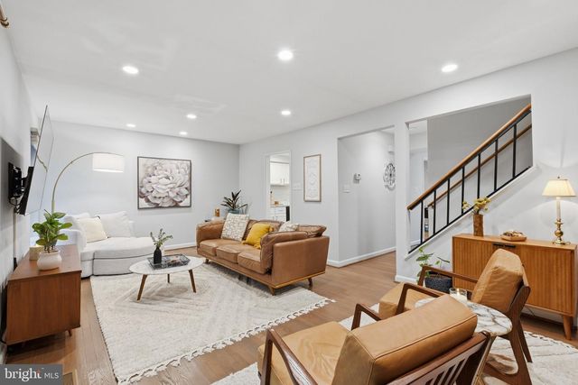 11570 WOODHOLLOW CT, Reston, VA 20191