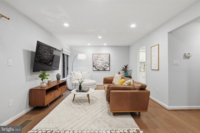 11570 WOODHOLLOW CT, Reston, VA 20191