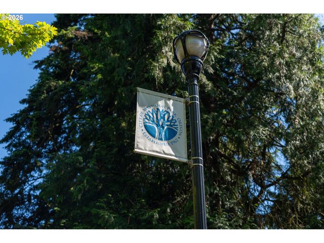 10030 Ne SKIDMORE St, Portland, OR 97220