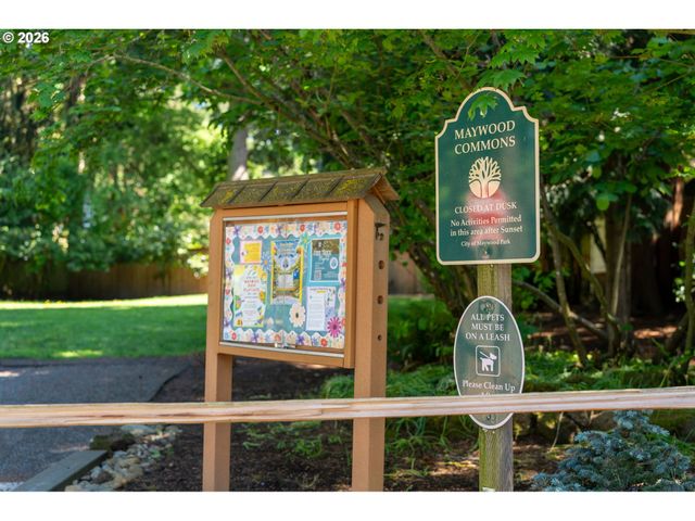 10030 Ne SKIDMORE St, Portland, OR 97220