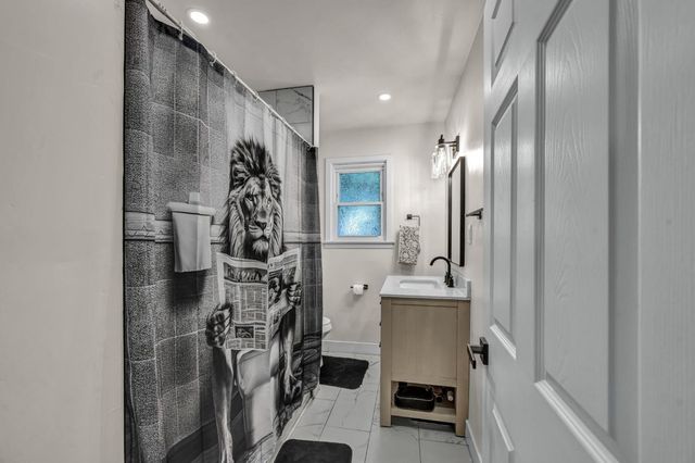 8 17th St, West Sacramento, CA 95691