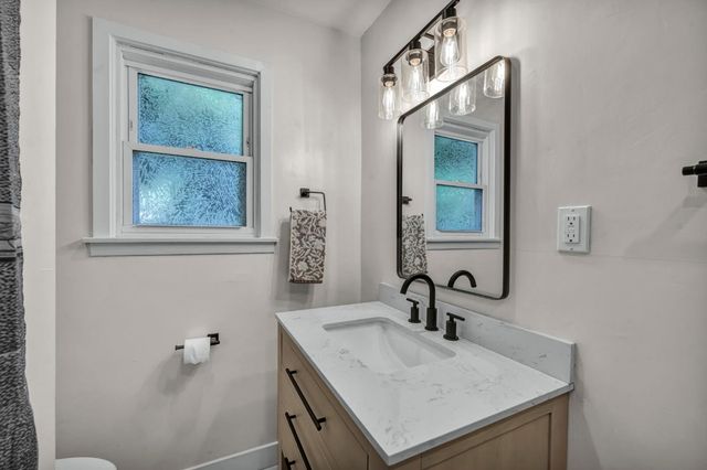 8 17th St, West Sacramento, CA 95691