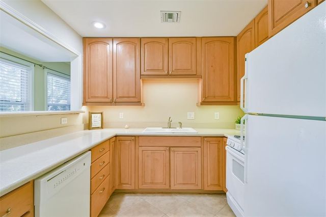 108 Dolphin Avenue, Galveston, TX 77550