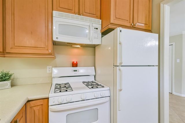 108 Dolphin Avenue, Galveston, TX 77550